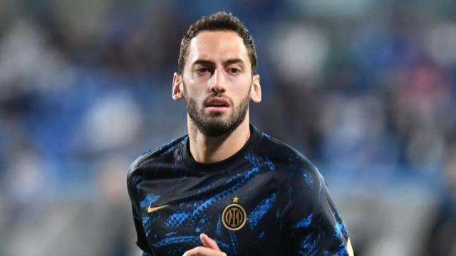 开云APP-恰尔汗奥卢：国米比米兰强多了 伊布总想成为焦点