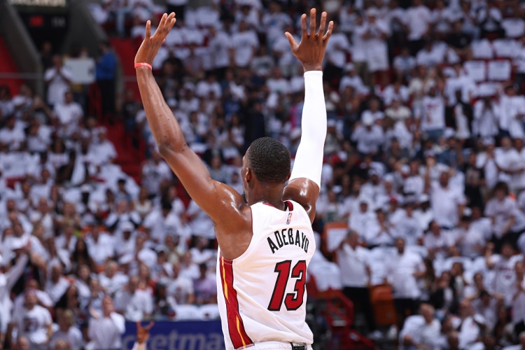 开云体育下载-韦德：人们想象中的83分该是暴扣&amp;干拔&amp;各种高难度 而不是43罚球